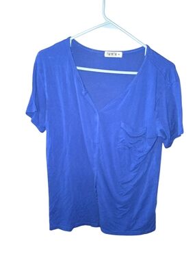4/8/230. Twinth Womens Blue V-Neck Short Sleeve Pocket Tee
